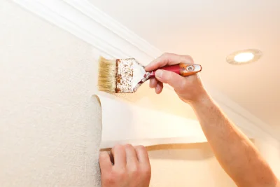 Pose de papier peint à Roudouallec — revêtements muraux et toiles de verre